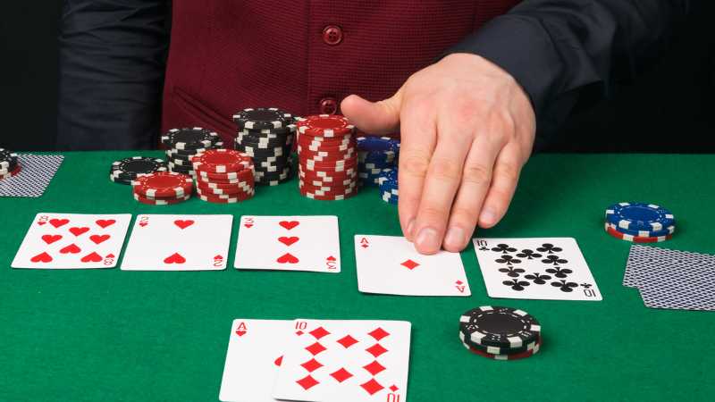 live-baccarat-girl--giao-dien-truc-tuyen-voi-dealer-that--dep-thong-minh-sac-sao-4050