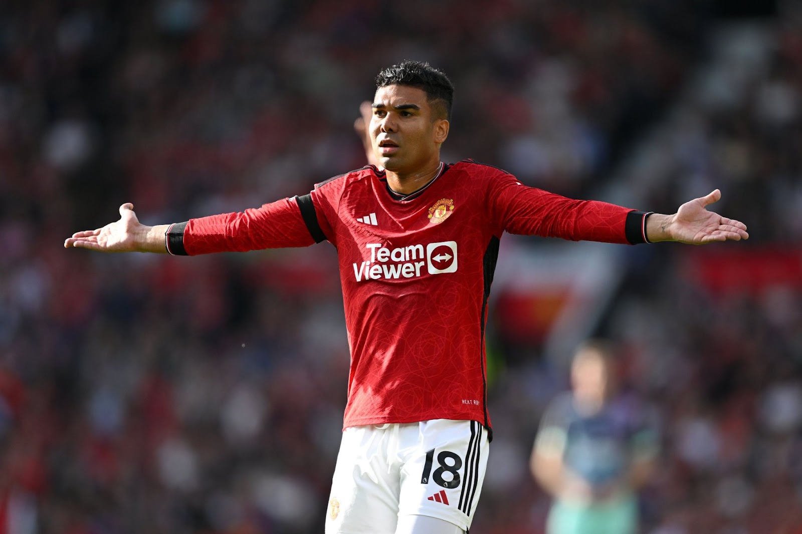 hinh-anh-cau-thu-bong-da-casemiro-manchester-united--chien-binh-moi-mang-hoi-tho-brazil-den-san-old-trafford-5335-1